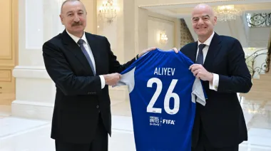 Ilham Aliyev recibió a Gianni Infantino en Azerbaiyán: los Mundiales que se vienen