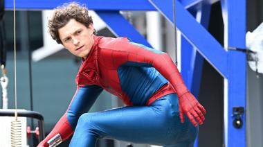 Tom Holland hace historia y le arrebata el título de artista más exitoso a Zoe Saldaña