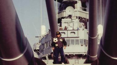 Maradona en un buque de guerra: las increíbles fotos que reveló Fernando Signorini
