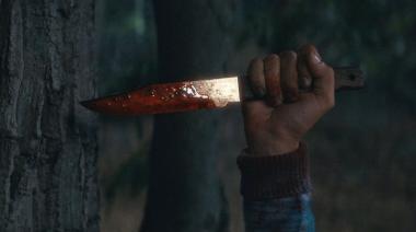 El universo de Jason vuelve con una serie más brutal y un campamento sin salida