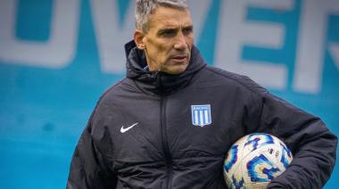 Racing ratificó a Vojvoda pese a la crisis y el técnico ya mira el duelo ante Sarmiento