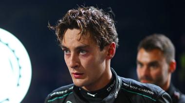 Russell largará último en Singapur y se aleja de la pelea por el título