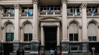 Confirman un nuevo feriado bancario: habrá tres días seguidos sin atención al público en noviembre