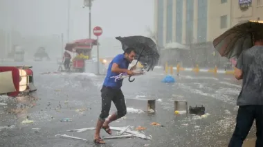 Alerta por tormentas con granizo en el NEA y nevadas en Cuyo este lunes