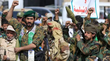 Yemen amplía la ofensiva contra los hutíes con 100 cazas sobre Bab el-Mandeb