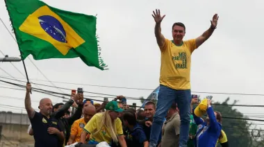 TSE analiza esta noche el plan de propaganda de Flávio Bolsonaro y Lula