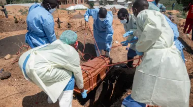 Ébola en Congo deja a más de 1.900 niños huérfanos o separados de sus familias