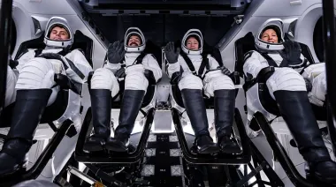 Crew-12 dejó la Estación Espacial Internacional y ya viaja de regreso a la Tierra
