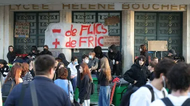 Francia mantiene las protestas estudiantiles pese a las promesas del gobierno
