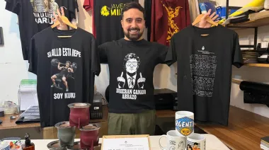 Era oficinista 9 horas diarias y dejó todo por su shop libertario: "Lo milito desde 2018"