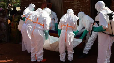 Kenia rastrea 57 contactos tras su primera muerte por ébola importado
