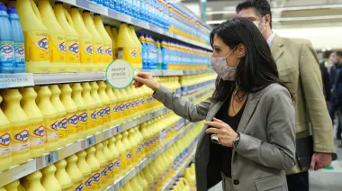 Qué cambiaría en los supermercados si la oposición voltea el DNU 70 de Milei