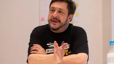 Quién es Hernán Casciari, el famoso escritor denunciado por presunta estafa
