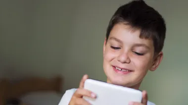 La UE acelera el debate sobre la edad mínima en redes sociales sin aprobar la ley