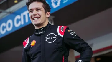 Quién es Sacha Fenestraz, el argentino que probará un Fórmula 1 de Ferrari en 2027