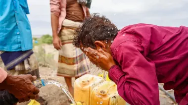 Yemen: 1,6 millones de niños podrían quedarse sin agua por la ofensiva en Taiz