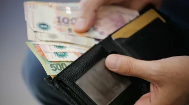 ¿Cuánto subieron los salarios? El dato de agosto trae alivio, pero no alcanza