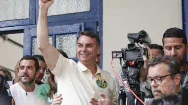 Bolsonaro llega arriba, pero el recuento puede cambiar por el voto que falta decidir