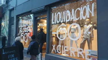 Menos ventas, más persianas bajas: el efecto dominó que complica al comercio