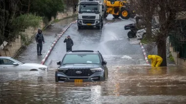 Inundaciones en Israel: rescates, cortes de luz y rutas reabiertas tras las elecciones