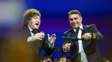 Un caso diplomático que puede escalar: la oposición va por respuestas al entorno de Milei