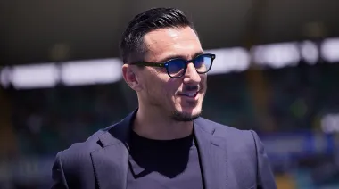 Milito, Gaudio y Fassi pelean para sumar a Nicolás Burdisso como director deportivo