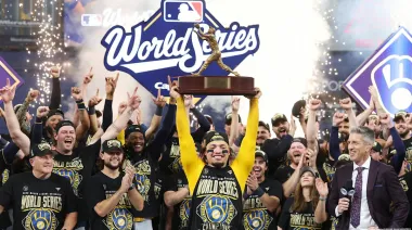 Hazaña en Estados Unidos: Milwaukee ganó su primera Serie Mundial de béisbol