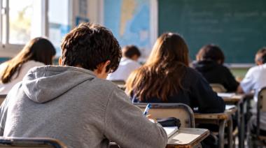 Sólo 19 de cada 100 alumnos de 15 años cursan la escuela en tiempo y forma