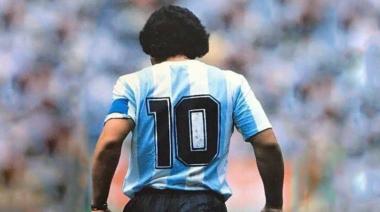 El duelo invisible: un cuento maradoniano sobre la pérdida de un Dios que sabía bailar