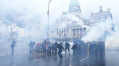 Marcha Universitaria: el gas entró al Congreso y le piden 5 respuestas a Monteoliva