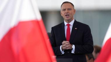 Nawrocki vuelve a Polonia para defender sus atribuciones ante la crisis judicial de Tusk