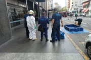 Operativo en la zona del shopping Abasto por la aparición de un líquido espumoso