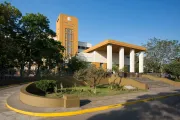 Inspeccionaron el Hospital Santojanni por arrojar sustancias insalubres al espacio público