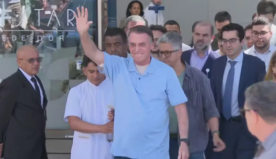 21 días después, Bolsonaro reaparece como símbolo de resistencia