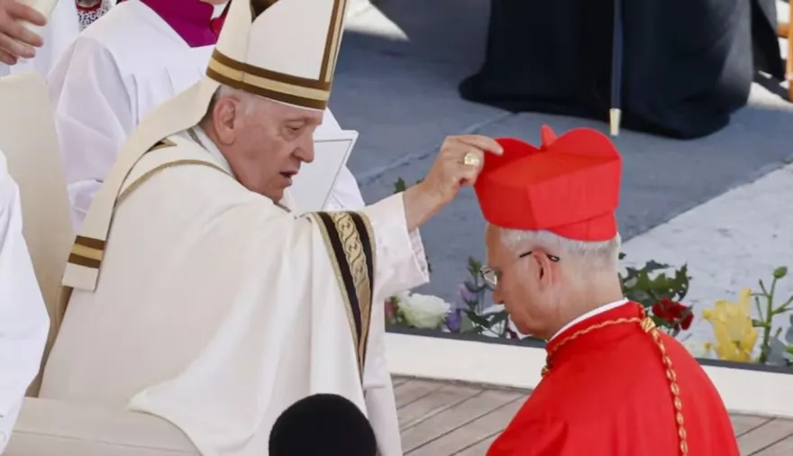 León XIV y sus predecesores: los hilos que lo unen a Francisco, Benedicto y Juan Pablo II