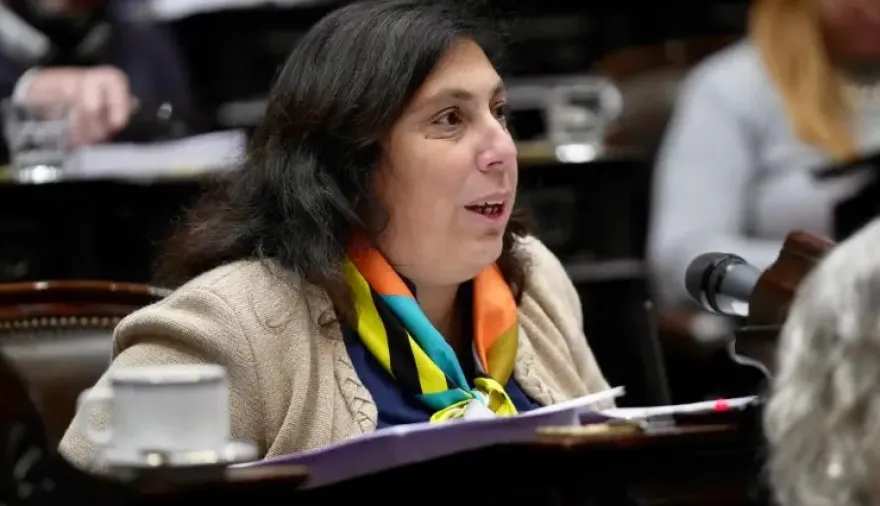 Paula Oliveto cuestionó a Adorni: “Cuadro de honor en el Club de la Casta”