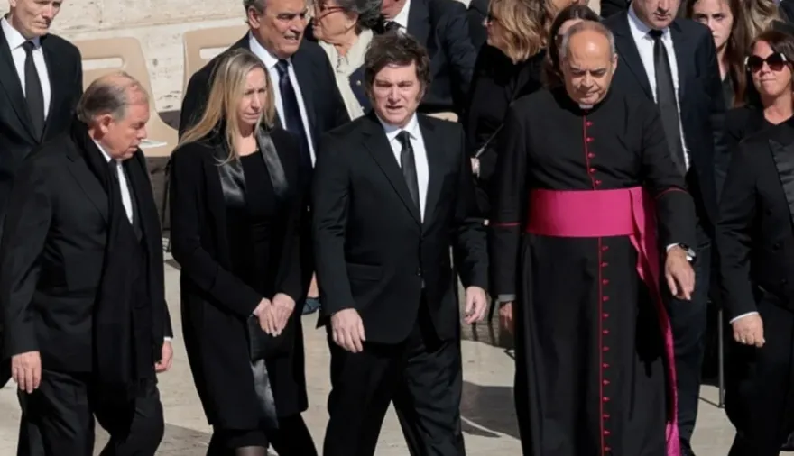 Milei canceló su viaje a Roma para la asunción del Papa León XIV