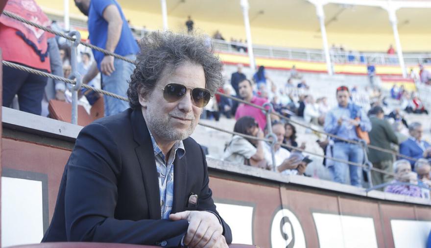 Andrés Calamaro fue abucheado en Colombia y se bajó del escenario