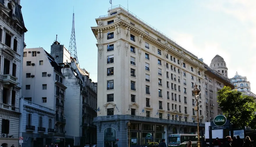 Nueva salida de funcionarios de Salud en el gobierno