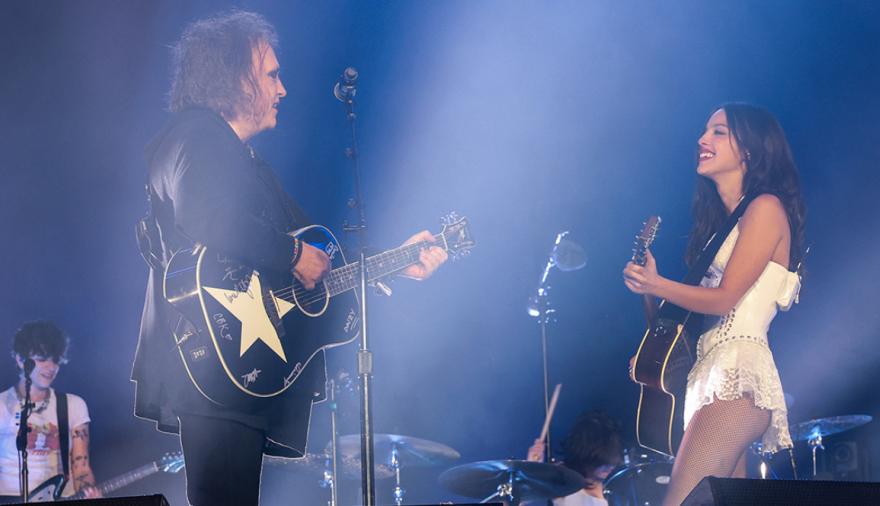 Olivia Rodrigo y Robert Smith juntos en Glastonbury