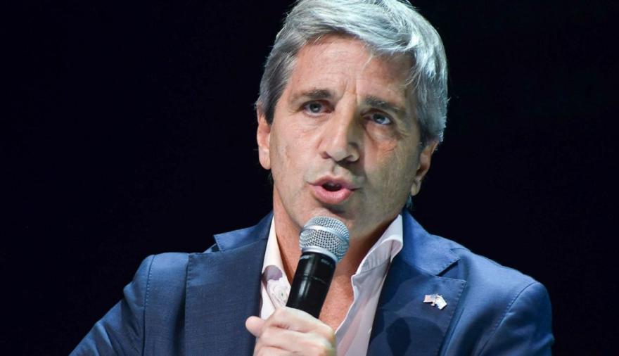 Caputo presentó un nuevo Código de Ética obligatorio en el Ministerio de Economía