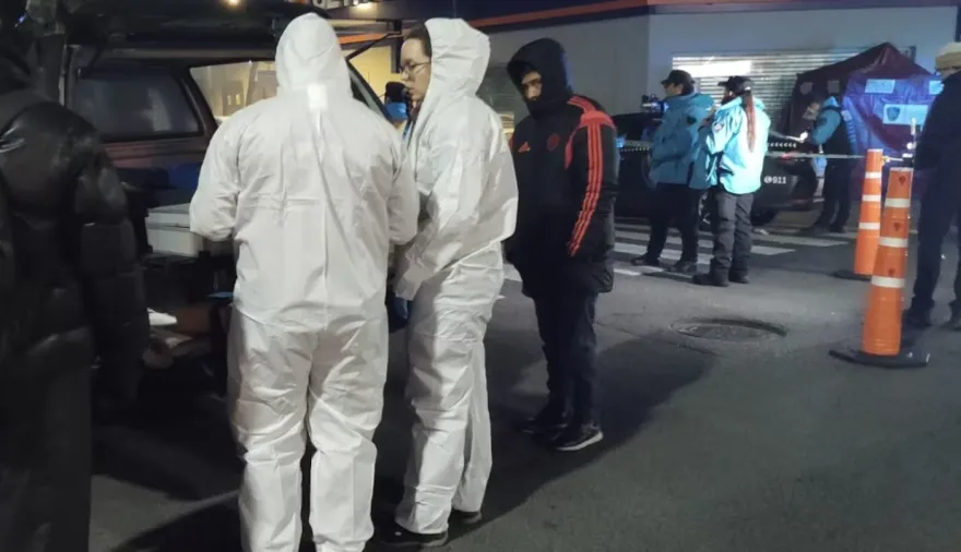 Hallan a un hombre apuñalado en la avenida Cabildo y por el caso detienen a su pareja