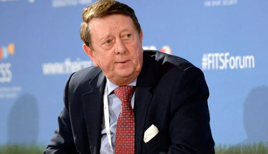 Dave Richards o Chiqui Tapia: la insólita rebelión que promueve un inglés contra la AFA