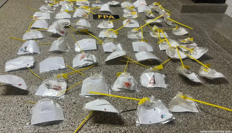 Incautan “caramelos locos” y otras drogas sintéticas en una fiesta electrónica