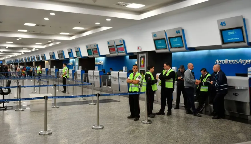 Paro total de pilotos en pleno inicio de las vacaciones el sábado 19