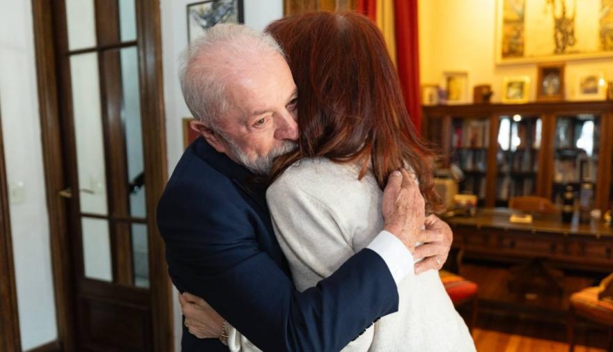 Lula visitó a Cristina Kirchner, condenada por corrupción y bajo arresto domiciliario