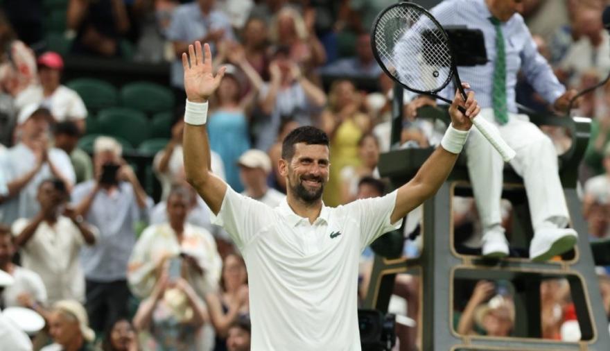 Djokovic y Sinner no fallaron en su debut, pero Zverev cayó ante el 73 del mundo