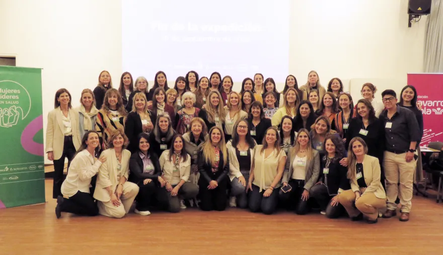 Mujeres en salud: de la base al liderazgo, un camino que aún tiene barreras