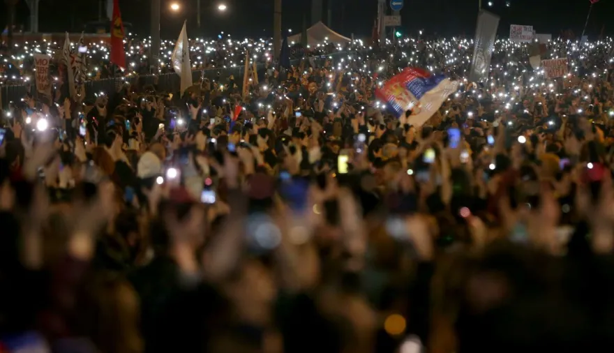 Un año después del derrumbe en Novi Sad, la indignación en Serbia no se apaga