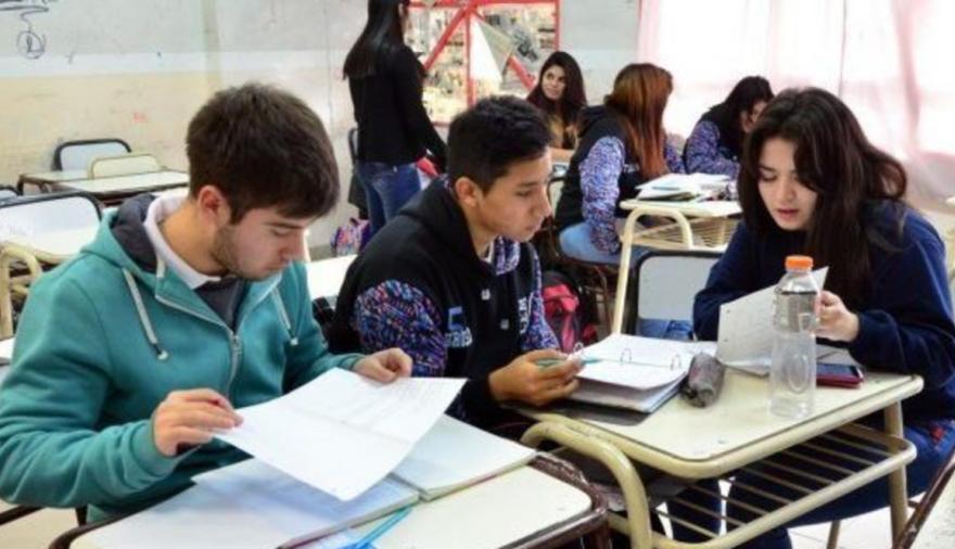 Informe educativo: la brecha en secundaria que persiste en Argentina
